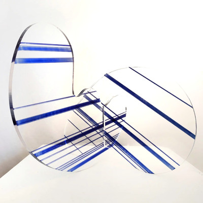 Enrique A. Cabrera | Movimiento I (Azul). De la serie Isamu Enrique A. Cabrera | Movimiento I (Azul). De la serie Isamu