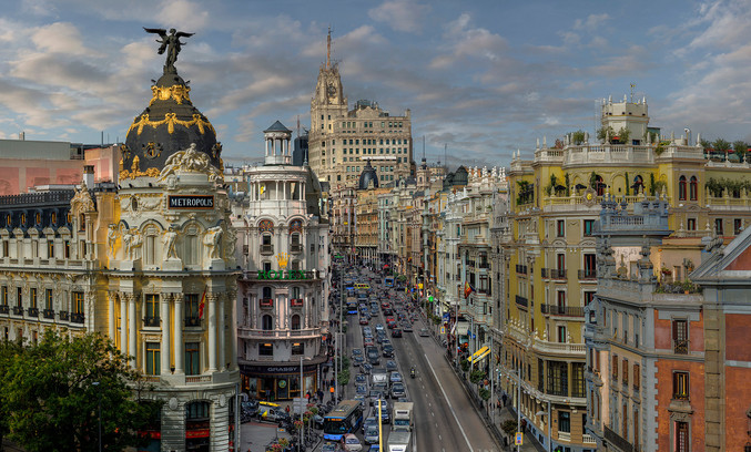 Leticia Felgueroso | Madrid Gran Vía Otoño Leticia Felgueroso | Madrid Gran Vía Otoño