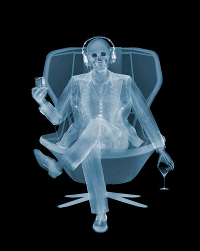 Nick Veasey | Easy Listener