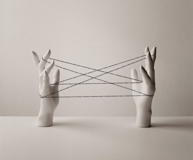 Chema Madoz | Sin título (Manos) Chema Madoz | Sin título (Manos)
