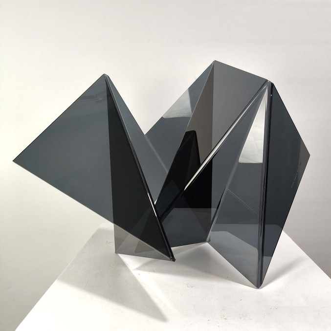 Miguel Bañuls | Origami APF negro Miguel Bañuls | Origami APF negro